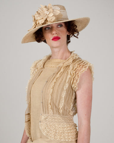 9337KUKS Kourtney, tea